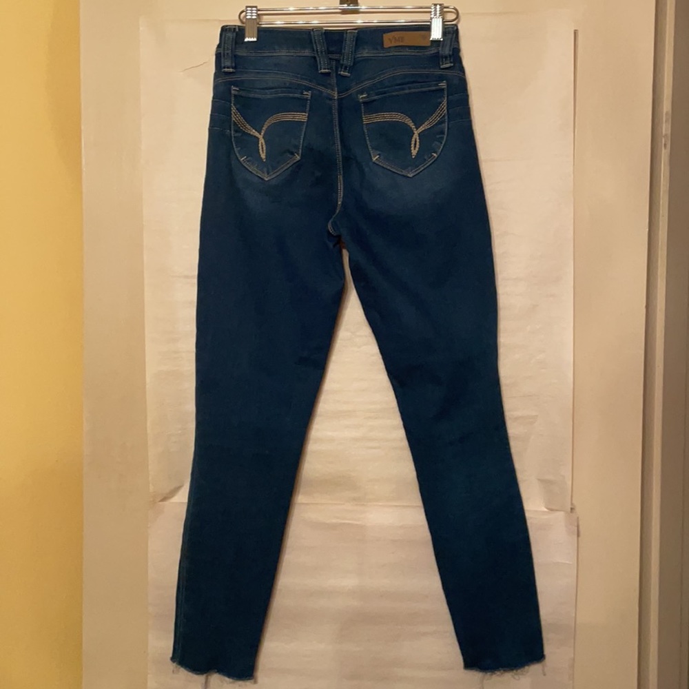 REDUCED PRICE Wanna Betta Butt? YMI jeans with distressed seams on front - Picture 2 of 3